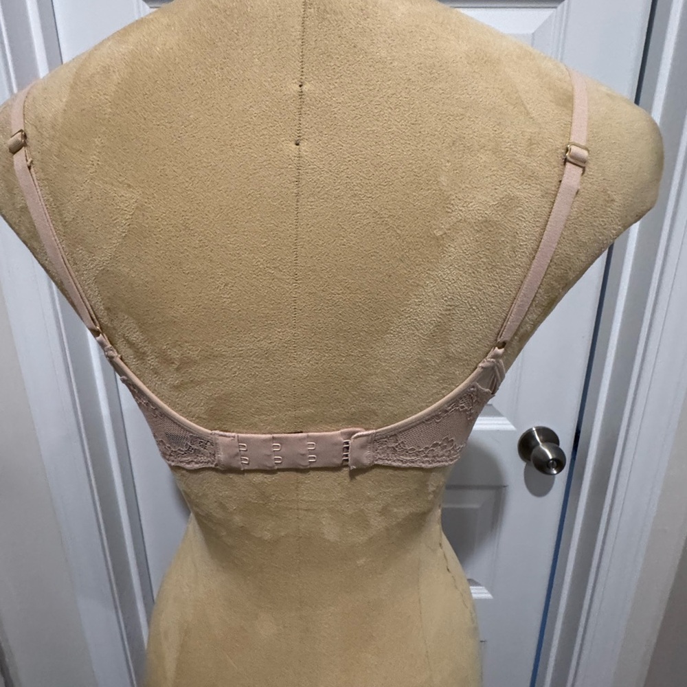 Natori Beige Lace Trim Bra - Picture 2 of 8